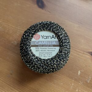 Kordonek YarnArt Camellia czarny ze złotym